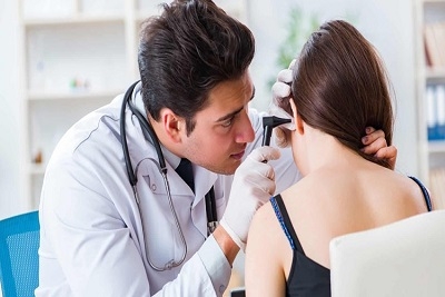 Specijalistički otorinolaringološki pregled, larinoskopija, otoskopija i rinoskopija